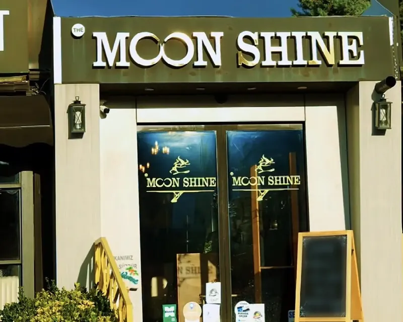 Moon Shine Fındıklı şubesinin girişi